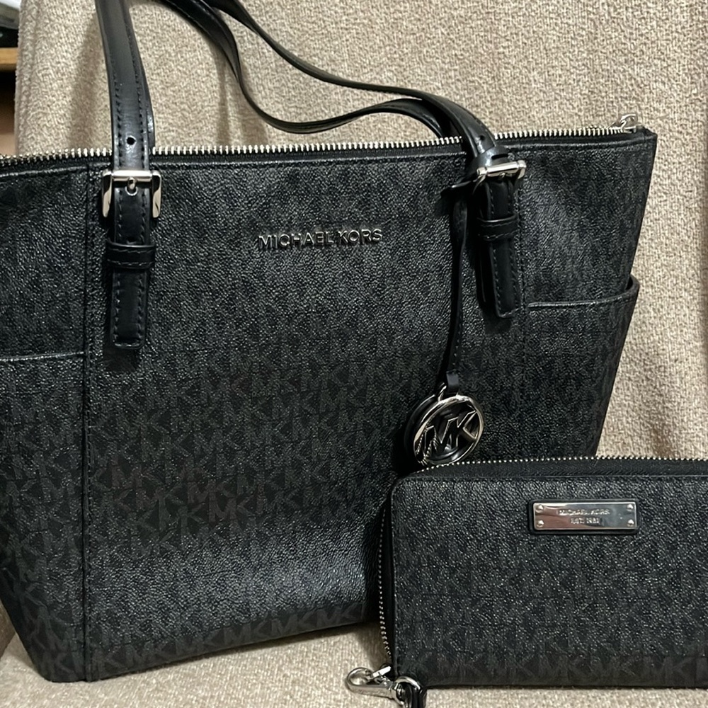 Michael Kors Jet Set Handbag and wallet